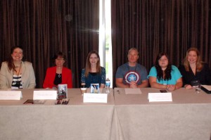 From left: Molly Harper, Pamela Palmer, Rachel Vincent, Gordon Andrews, Ilona Andrews, and Yours Truly (Jeaniene Frost).